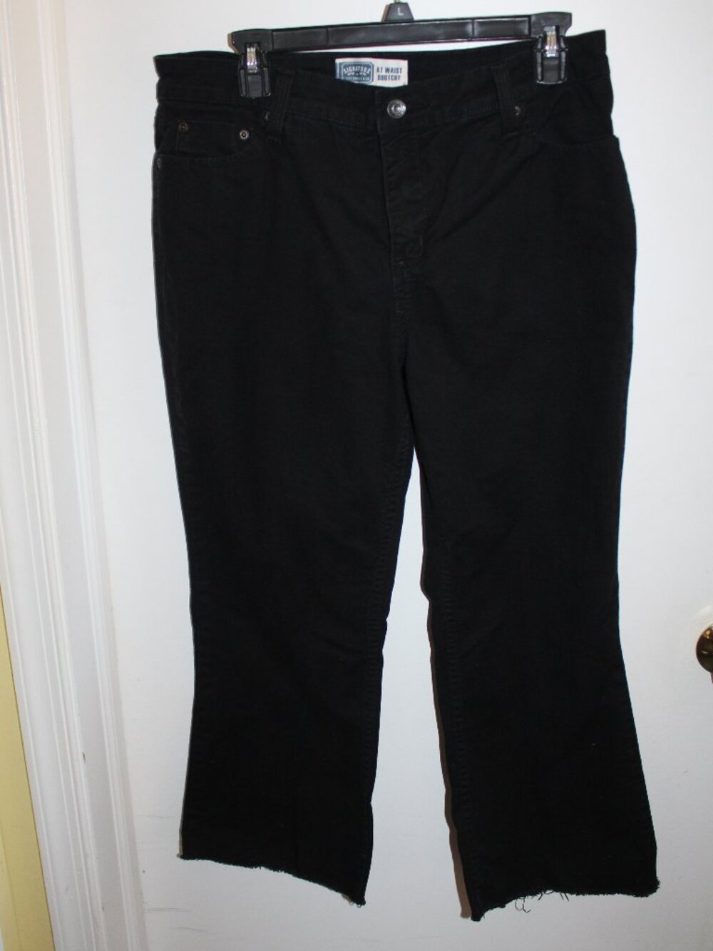 Black Signature by Levi Strauss & Co At Waist Bootcut Pants raw edge Sz 14 Short